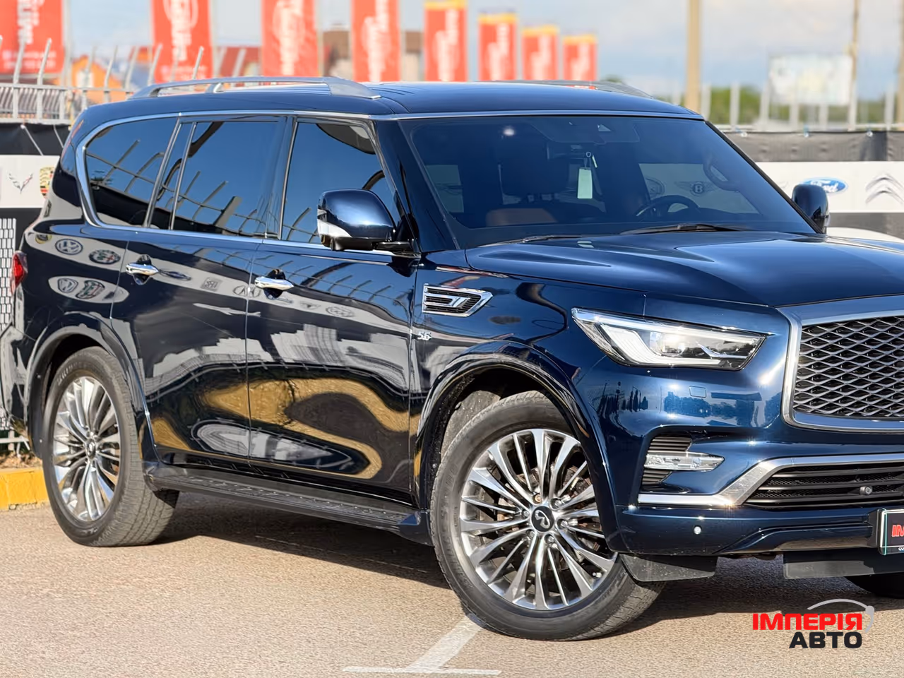 Infiniti QX80 - фото 5