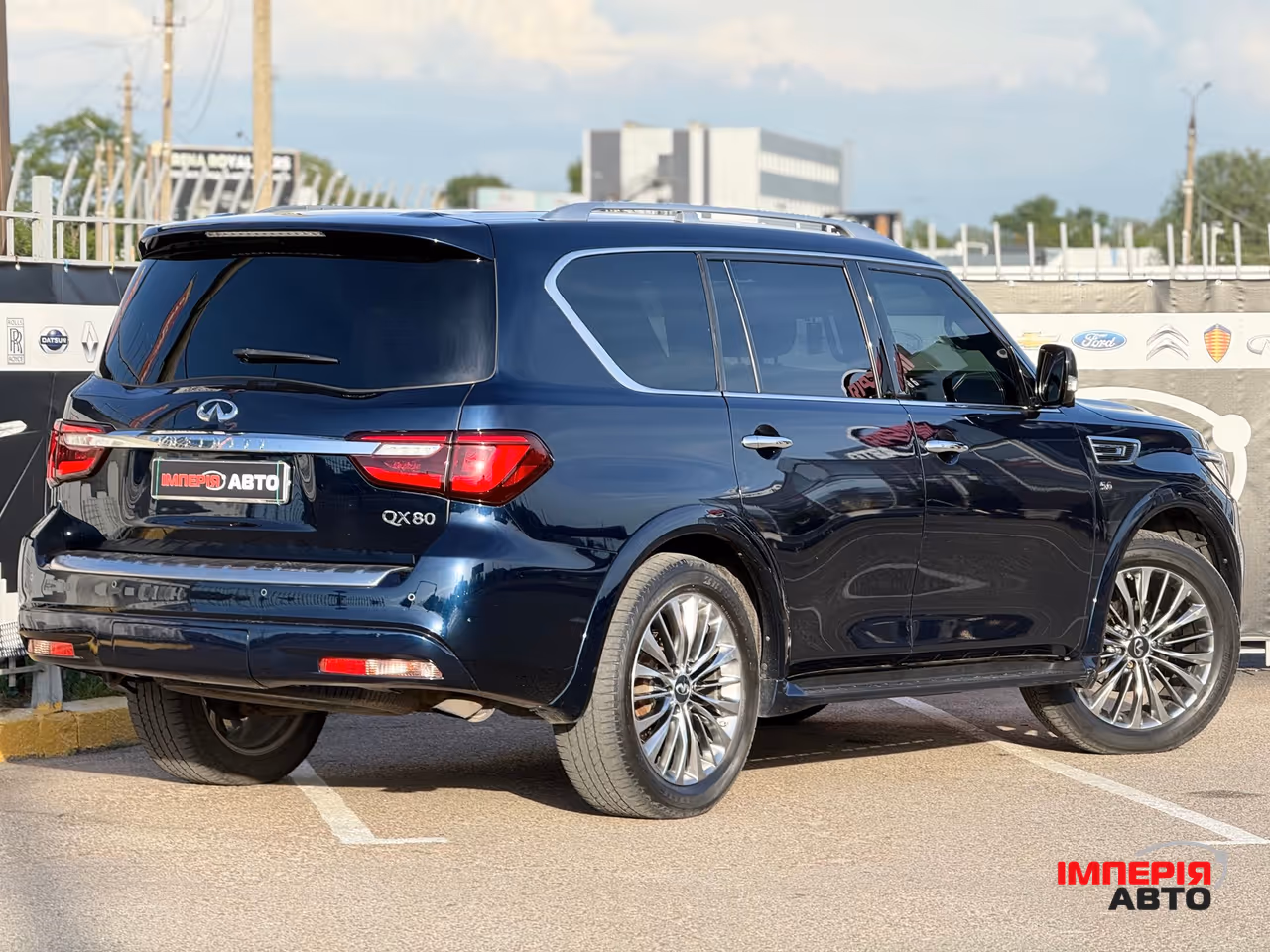 Infiniti QX80 - фото 15