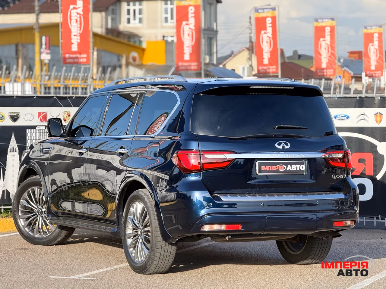 Infiniti QX80 - фото 7