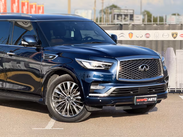 Infiniti QX80 - фото 3