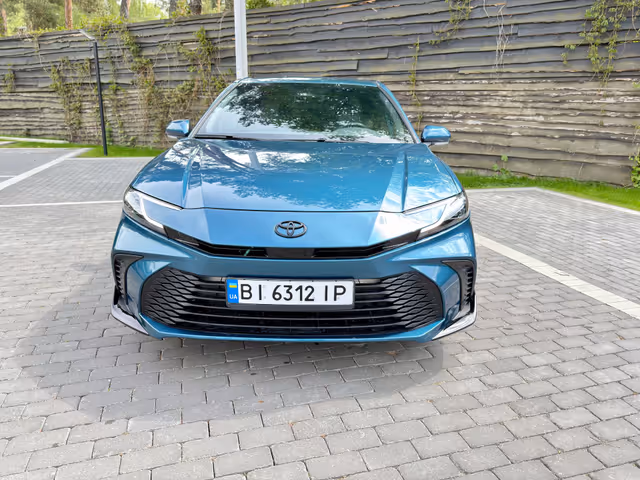 Toyota Camry - фото 2