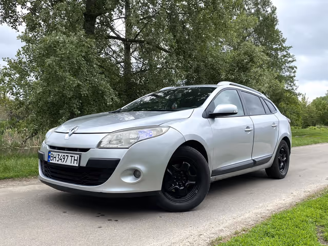 Renault Megane - фото 1