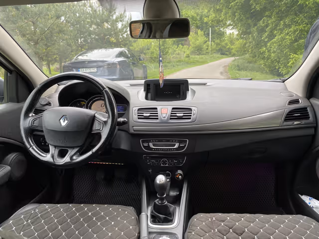 Renault Megane - фото 3