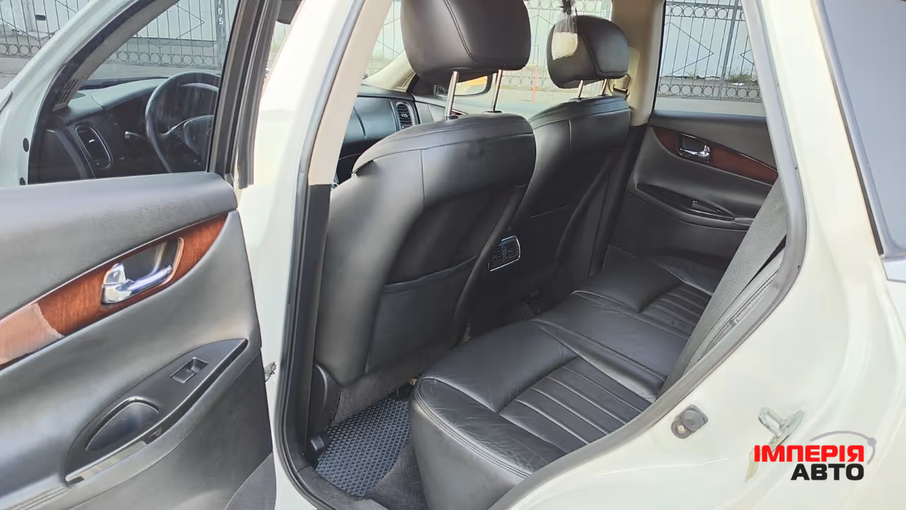 Infiniti EX - фото 12