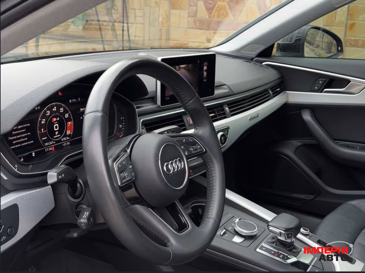Audi A4 - фото 12