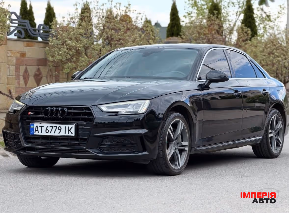 Audi A4 - фото 2