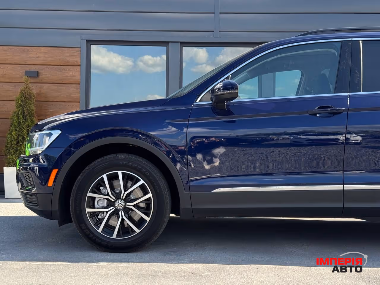 Volkswagen Tiguan - фото 12