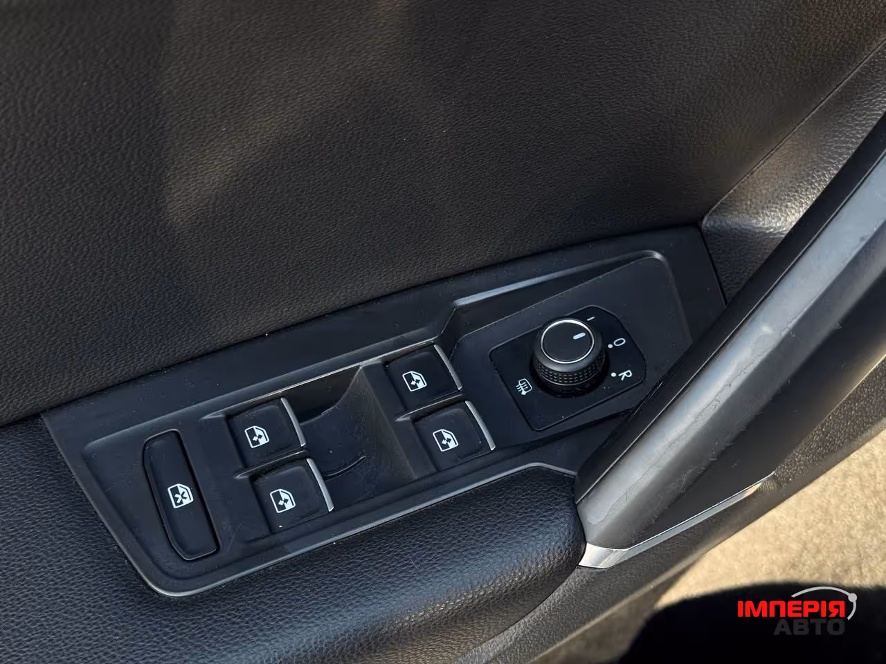 Volkswagen Tiguan - фото 24