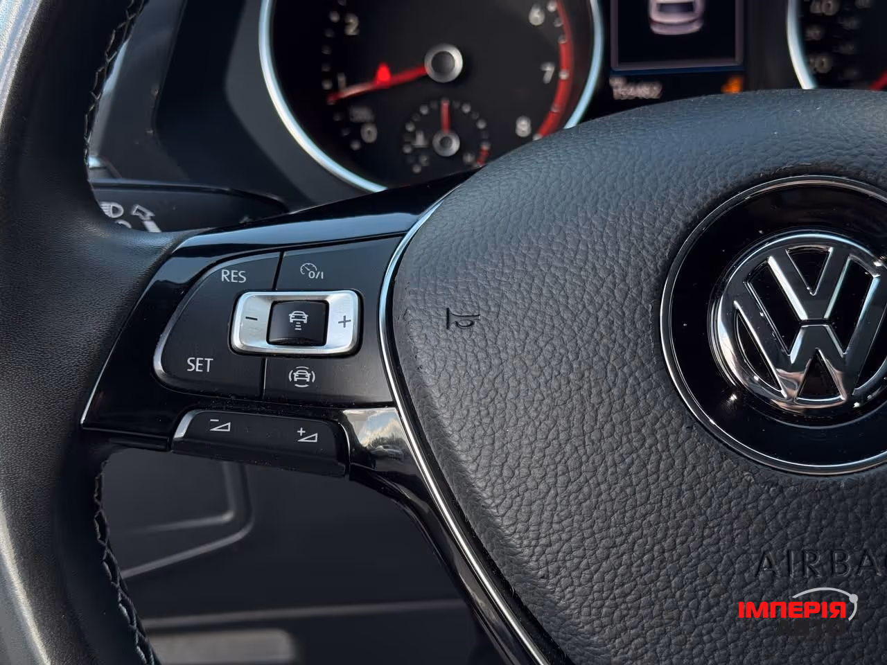 Volkswagen Tiguan - фото 39