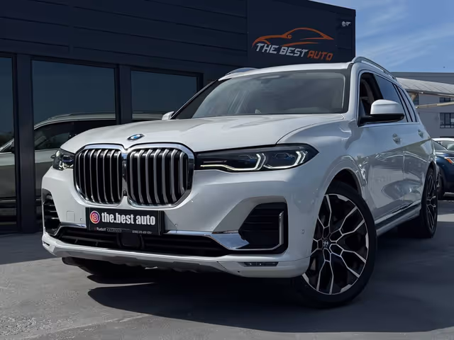 BMW X7 - фото 1