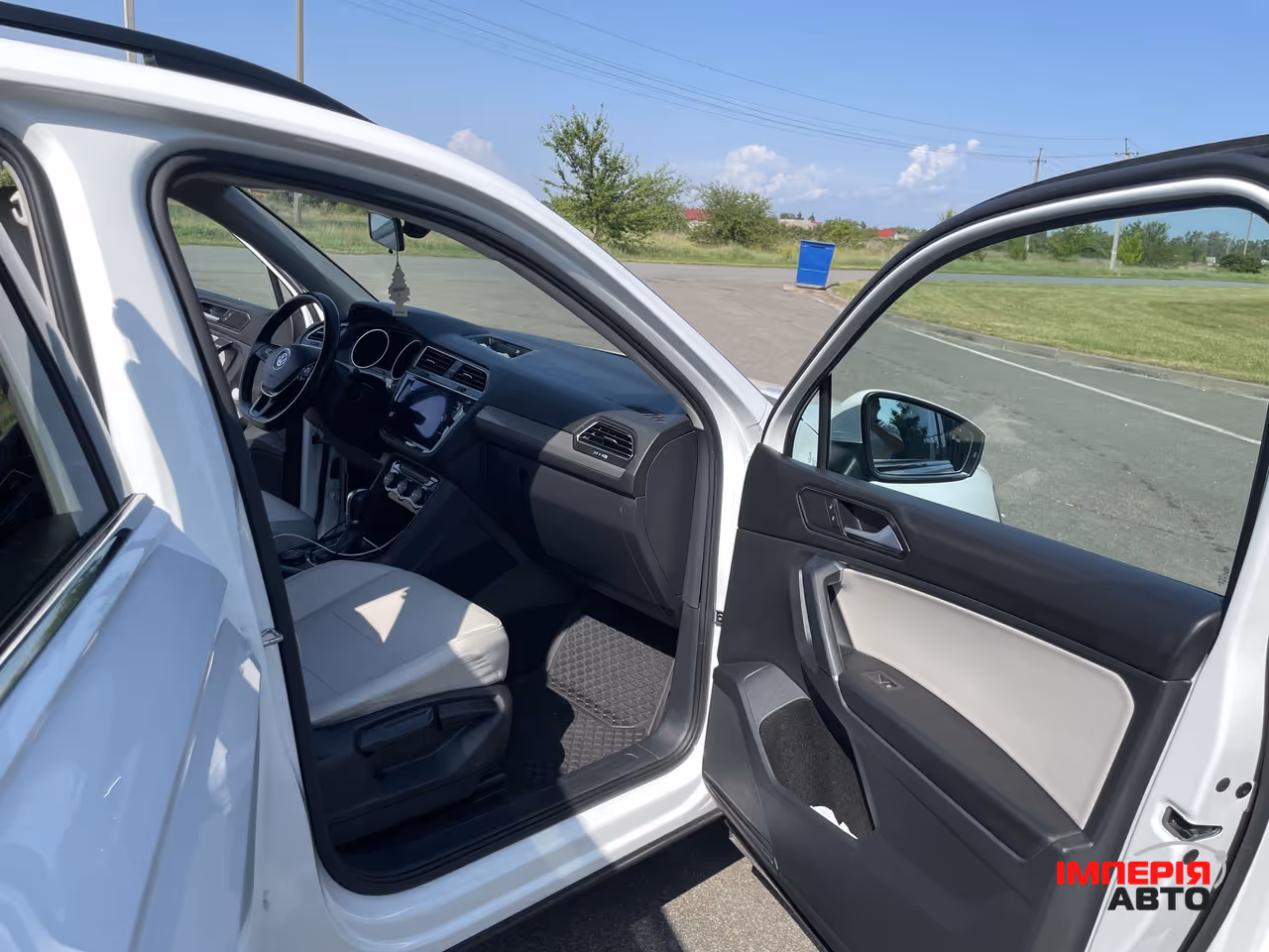 Volkswagen Tiguan - фото 10