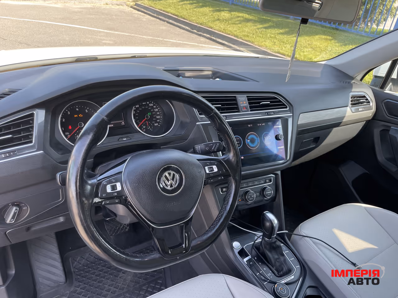 Volkswagen Tiguan - фото 4