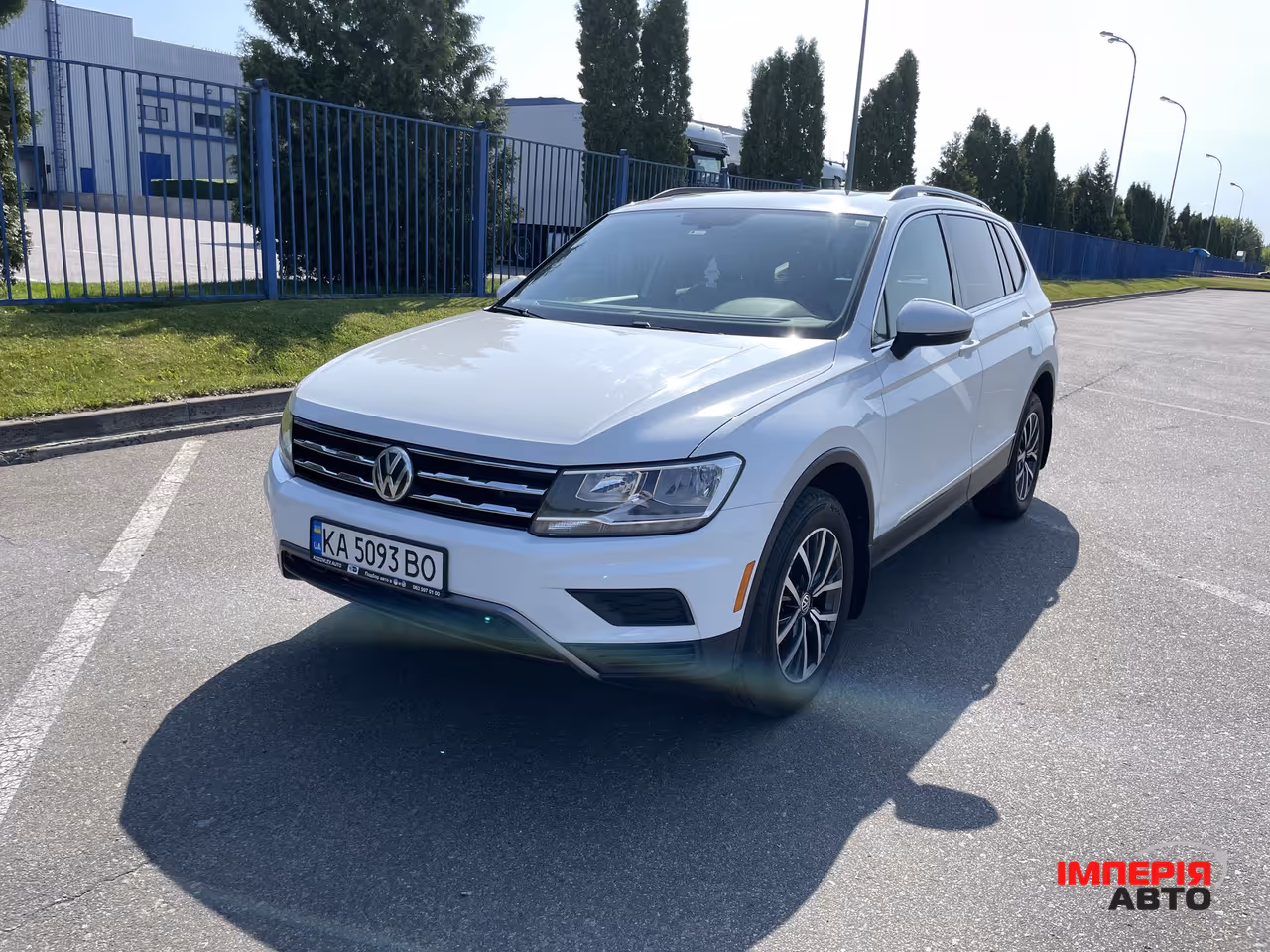Volkswagen Tiguan - фото 1