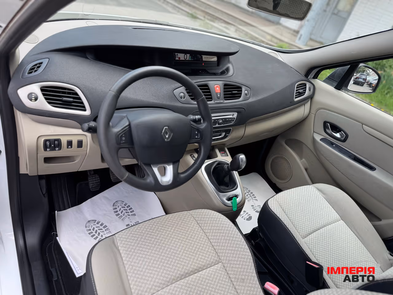 Renault Scenic - фото 25
