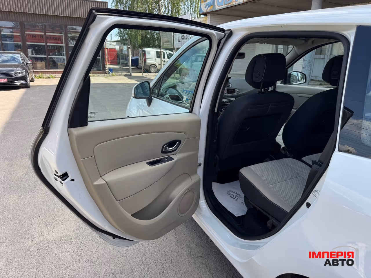 Renault Scenic - фото 27