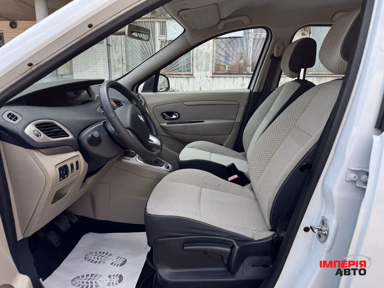 Renault Scenic - фото 15