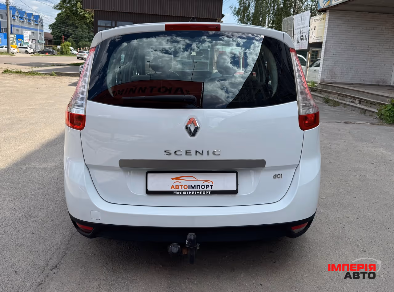 Renault Scenic - фото 8