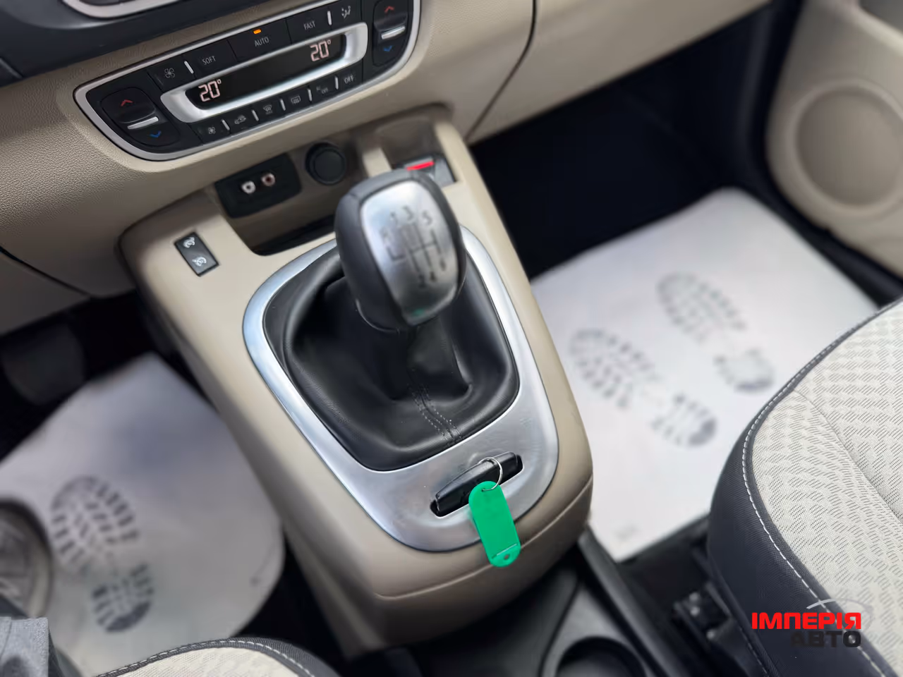 Renault Scenic - фото 24
