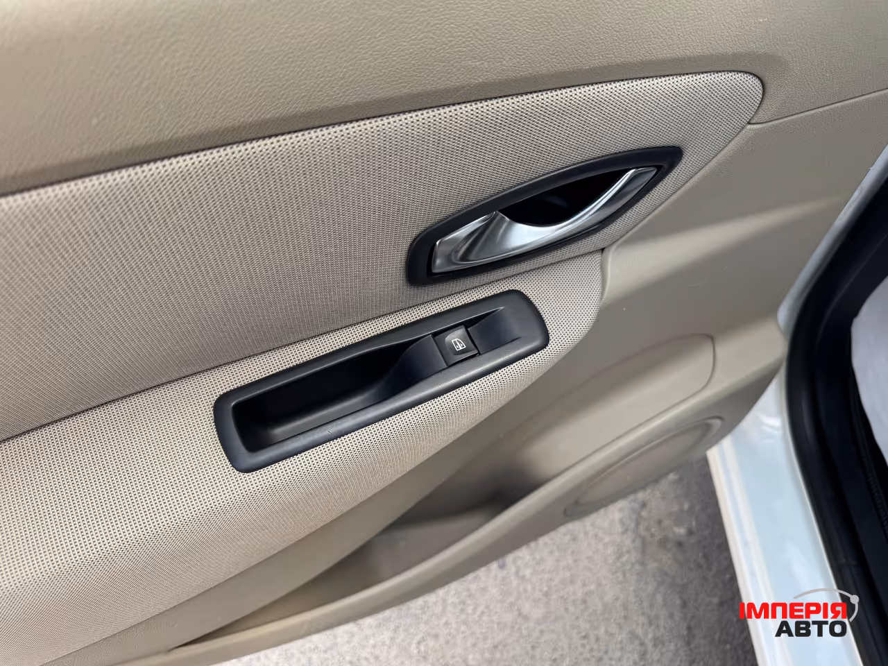 Renault Scenic - фото 28