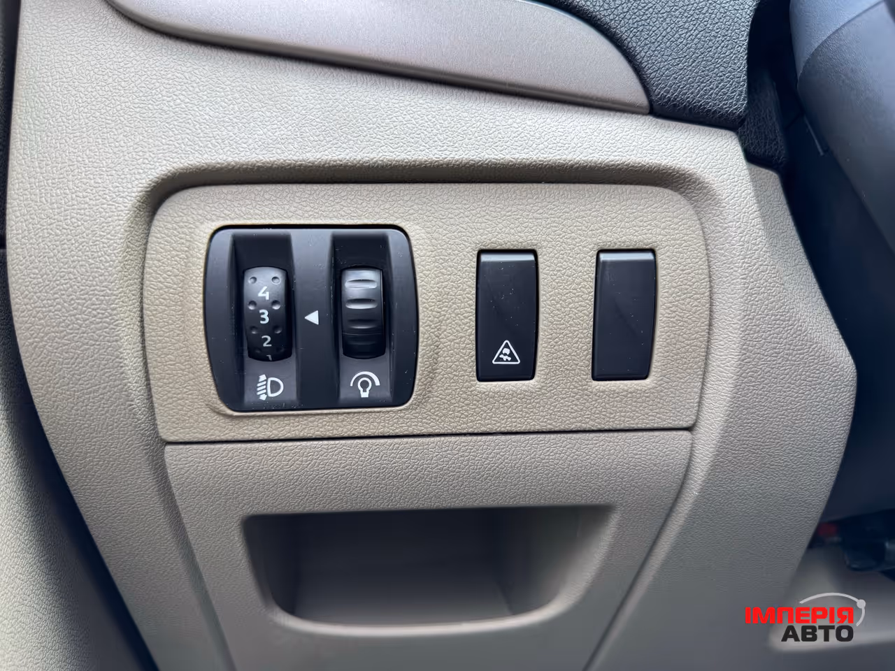 Renault Scenic - фото 21
