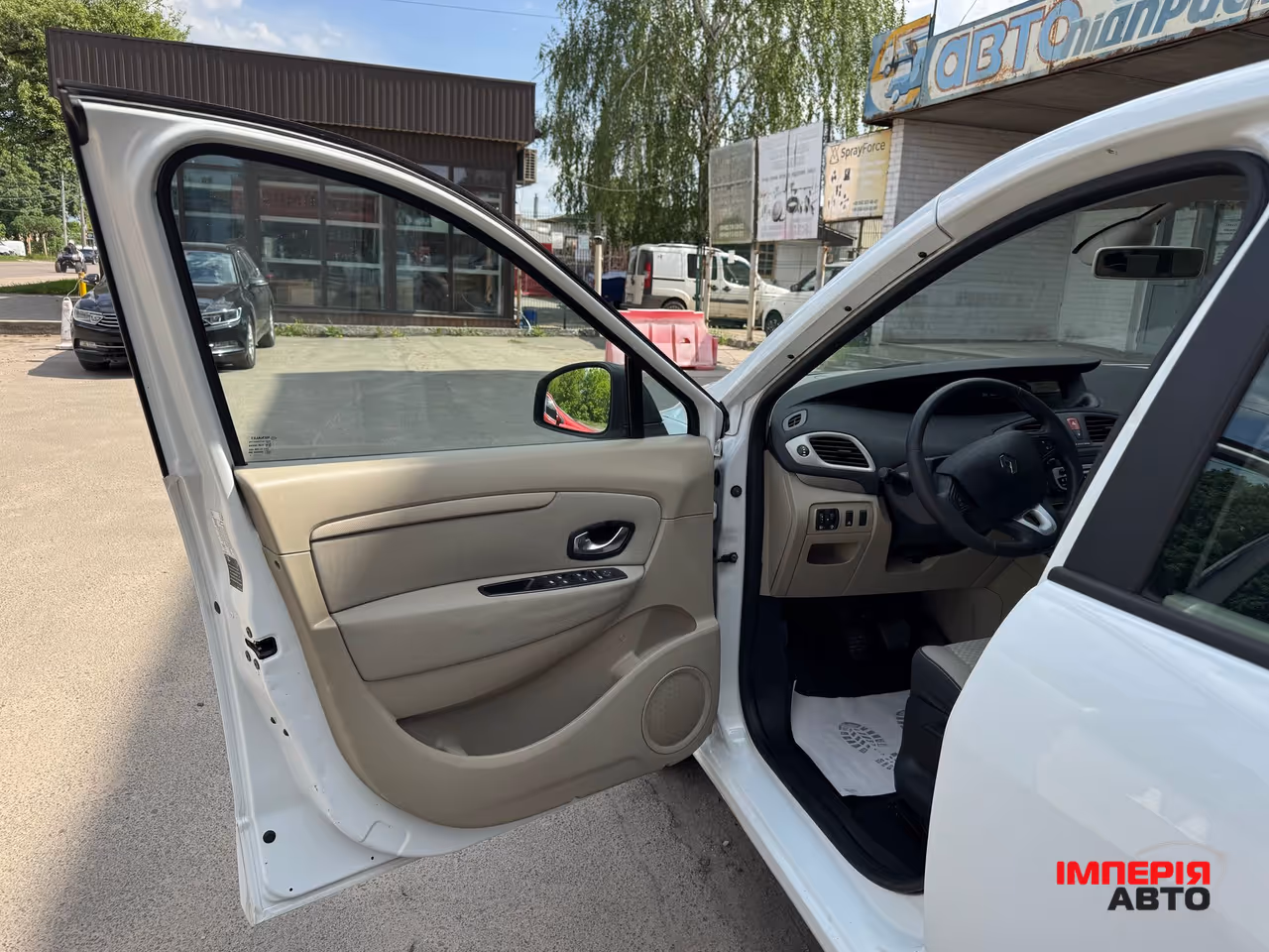 Renault Scenic - фото 13