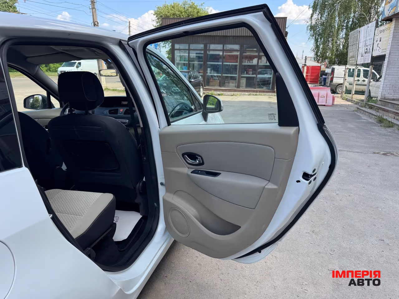 Renault Scenic - фото 36
