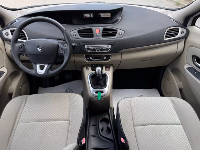 Renault Scenic - фото 3