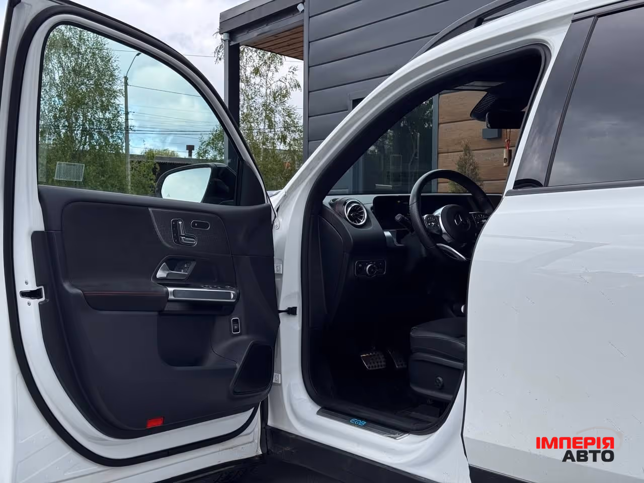 Mercedes-Benz EQB - фото 16