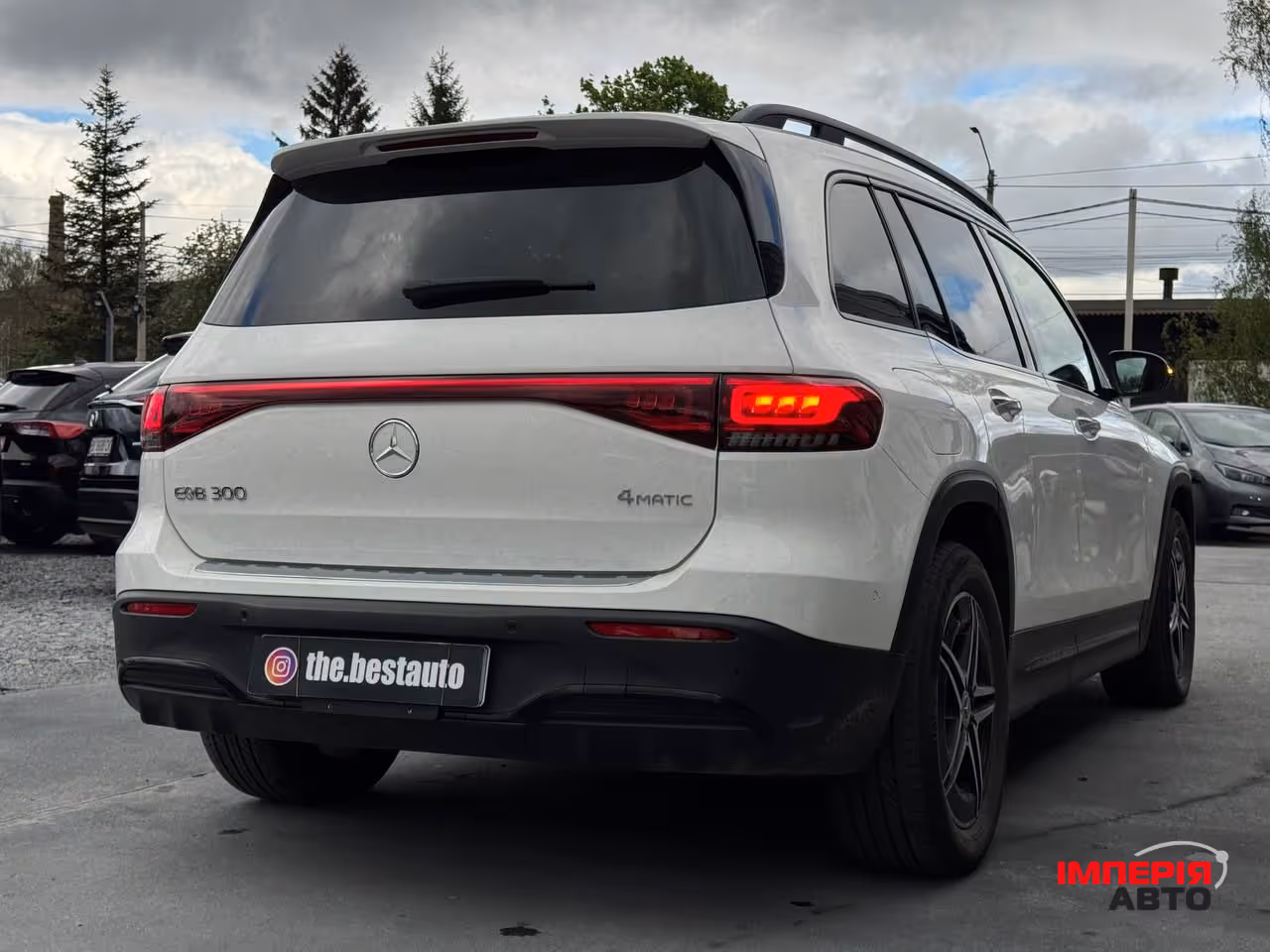 Mercedes-Benz EQB - фото 11