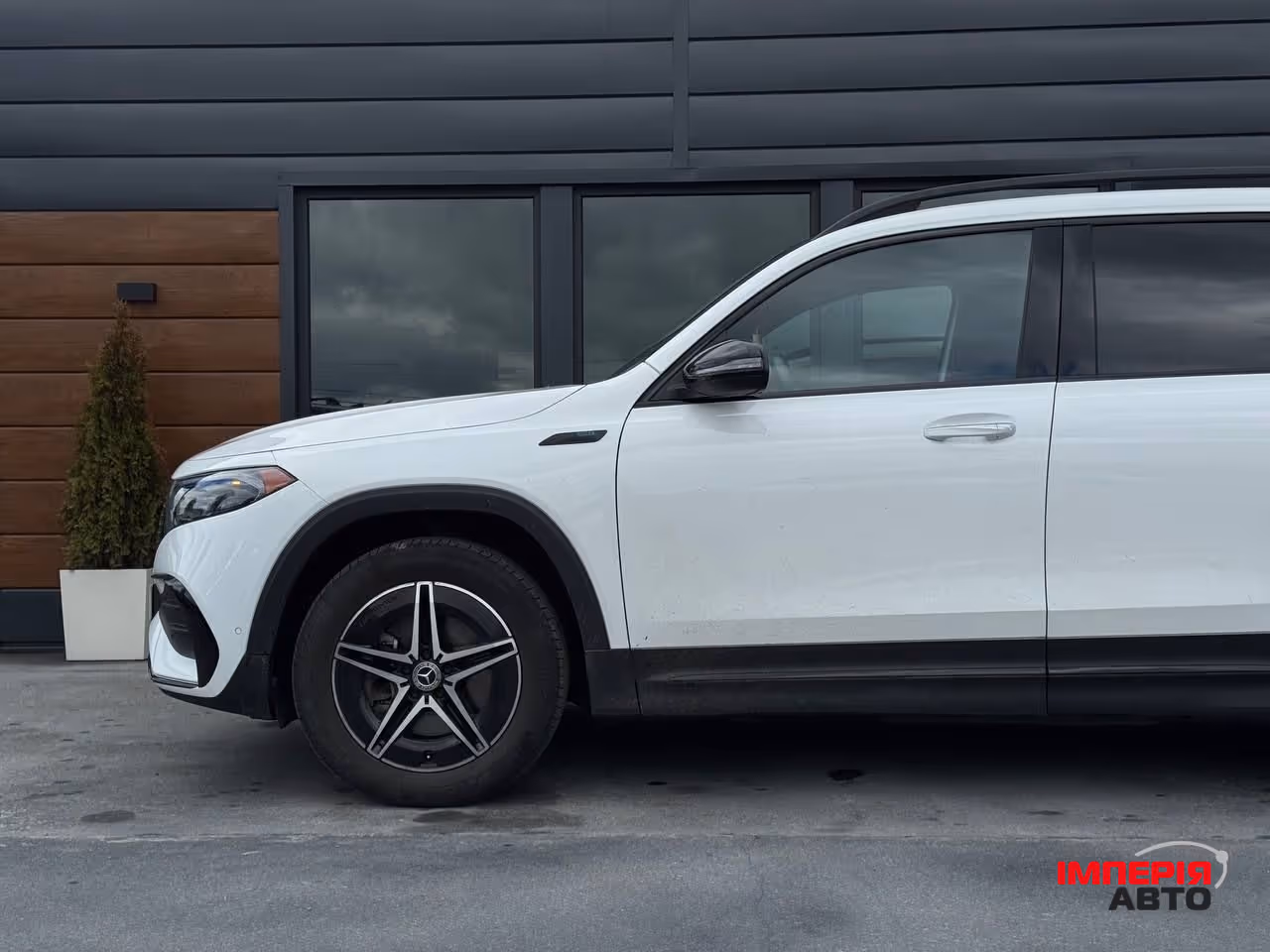 Mercedes-Benz EQB - фото 7