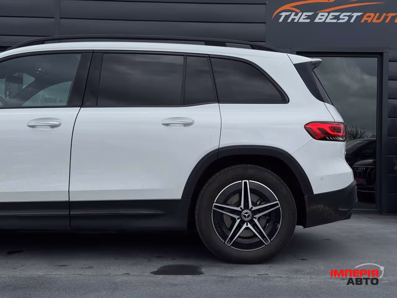 Mercedes-Benz EQB - фото 8