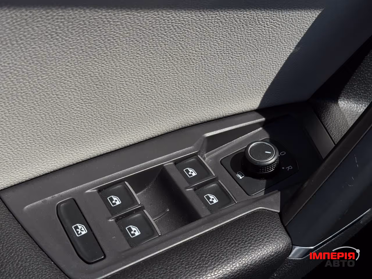 Volkswagen Tiguan - фото 24