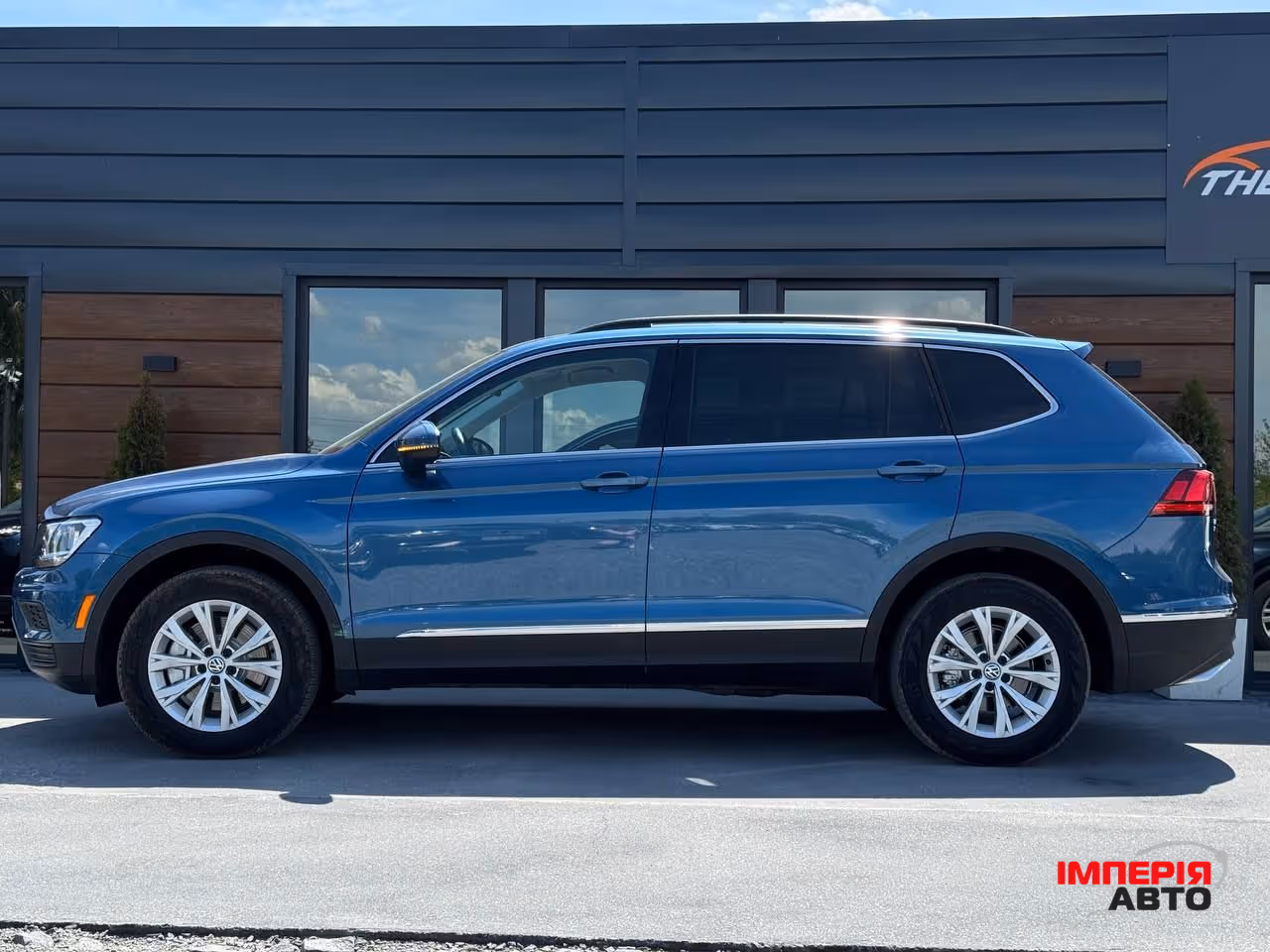 Volkswagen Tiguan - фото 11