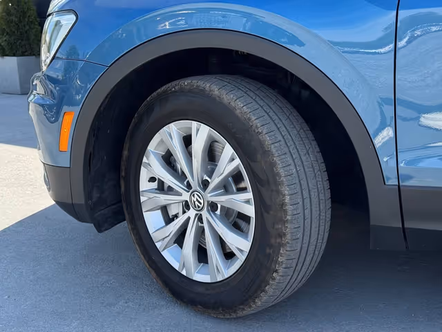 Volkswagen Tiguan - фото 3