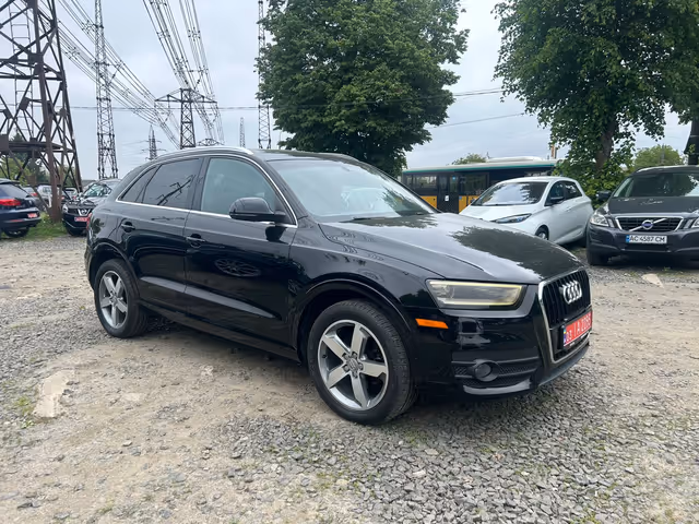 Audi Q3 - фото 1