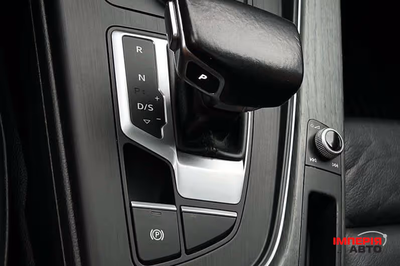 Audi A4 - фото 12