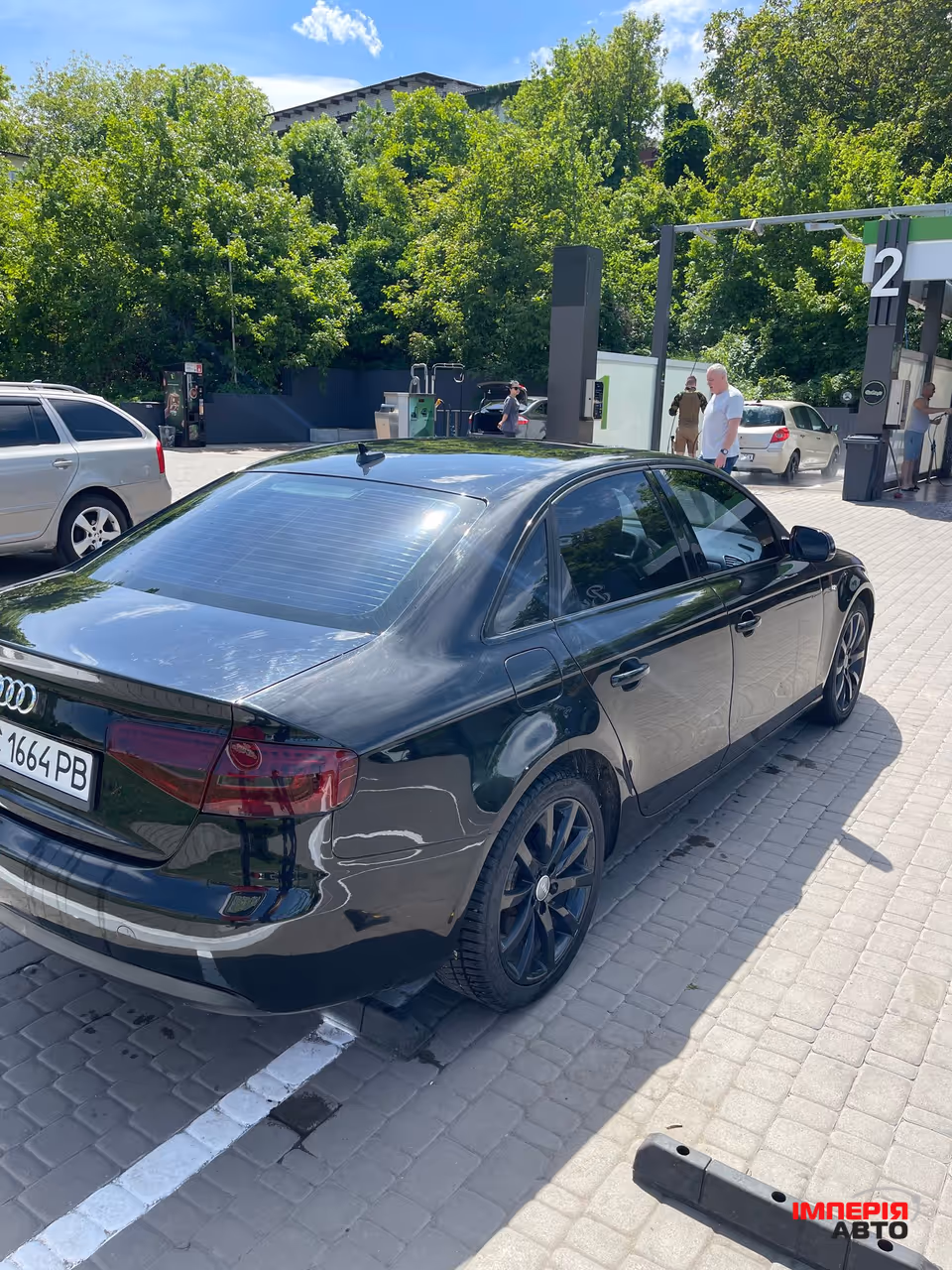 Audi A4 - фото 2