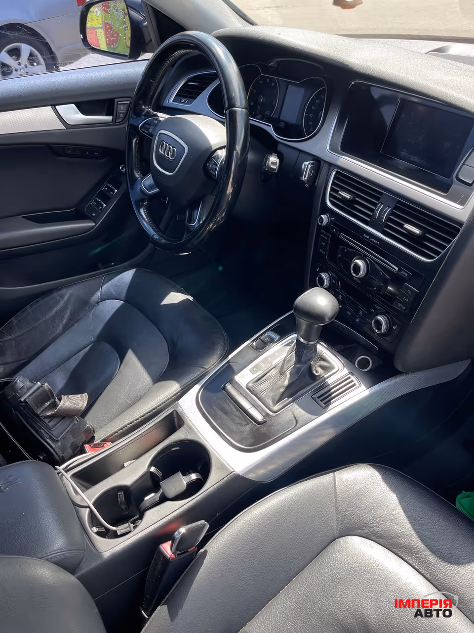 Audi A4 - фото 5