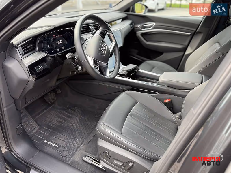 Audi e-tron - фото 13