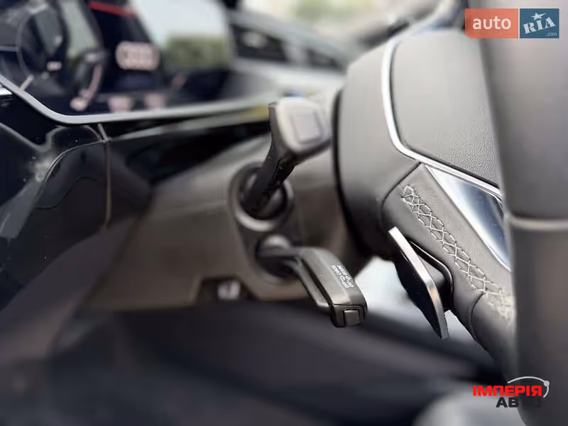 Audi e-tron - фото 10