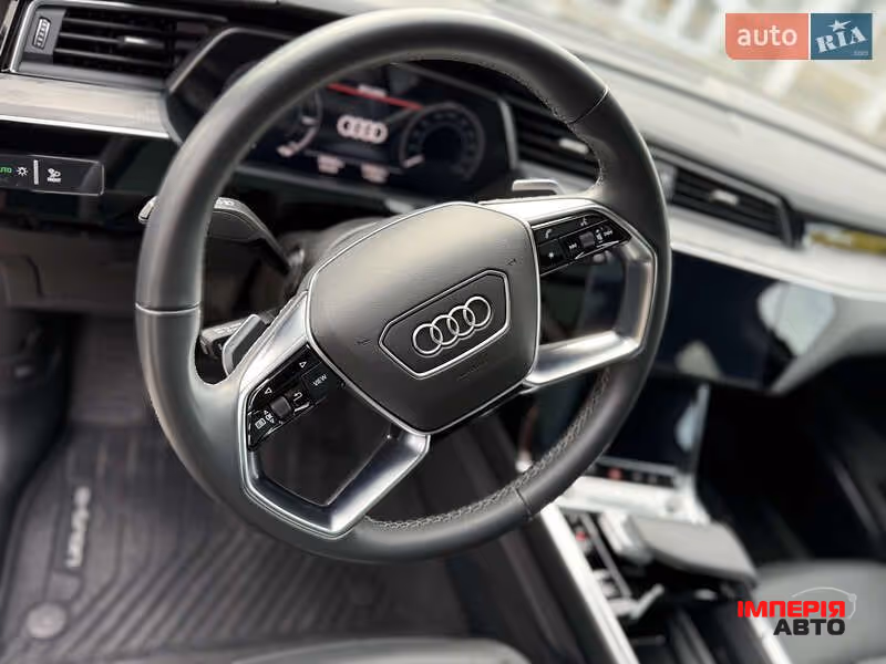 Audi e-tron - фото 9