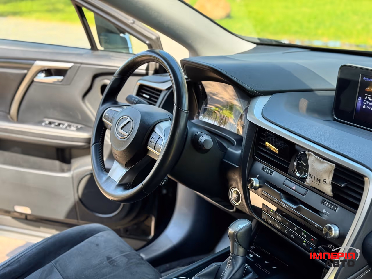 Lexus RX - фото 7