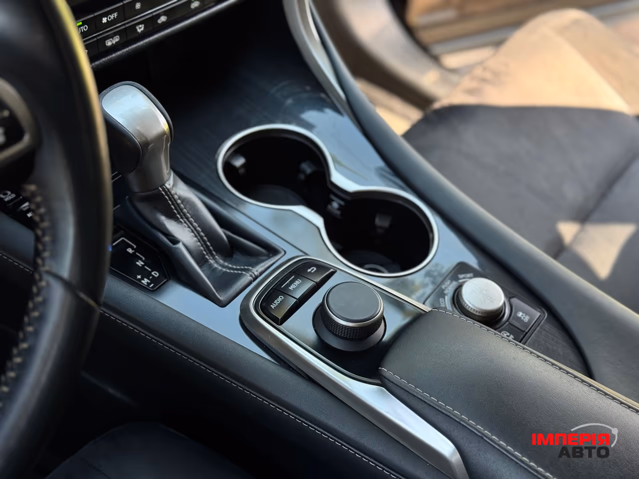 Lexus RX - фото 15