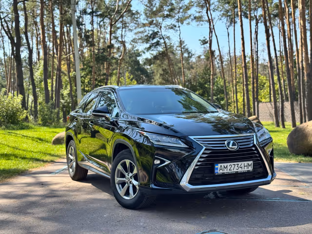 Lexus RX - фото 1