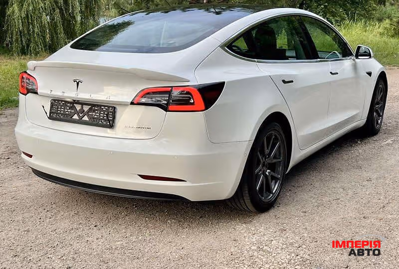 Tesla Model 3 - фото 6