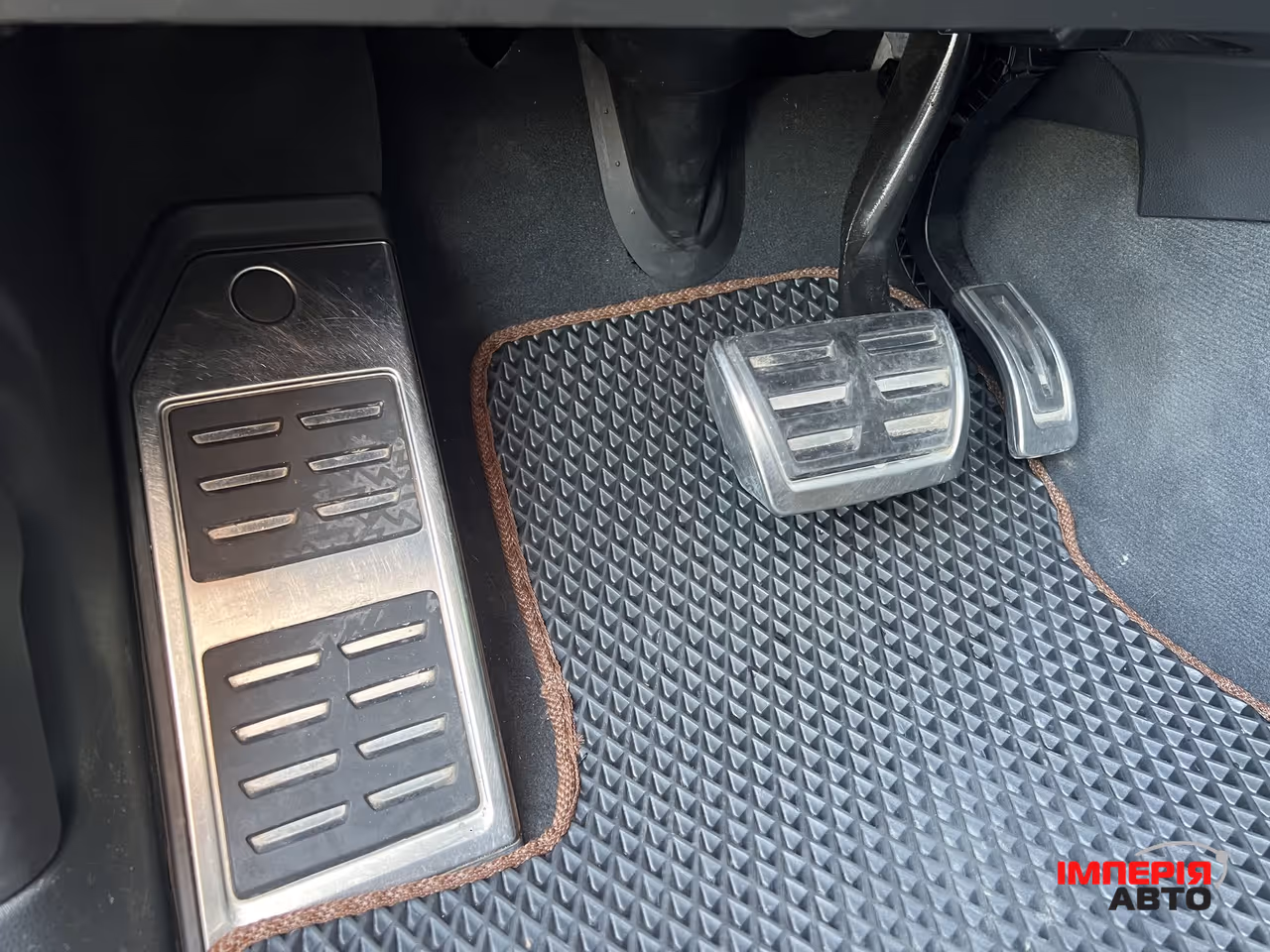Audi Q7 - фото 45