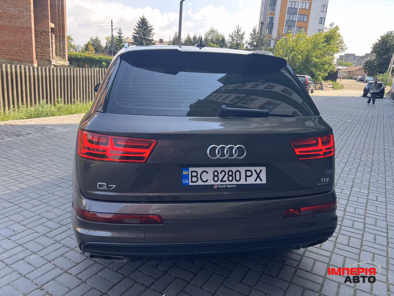 Audi Q7 - фото 12