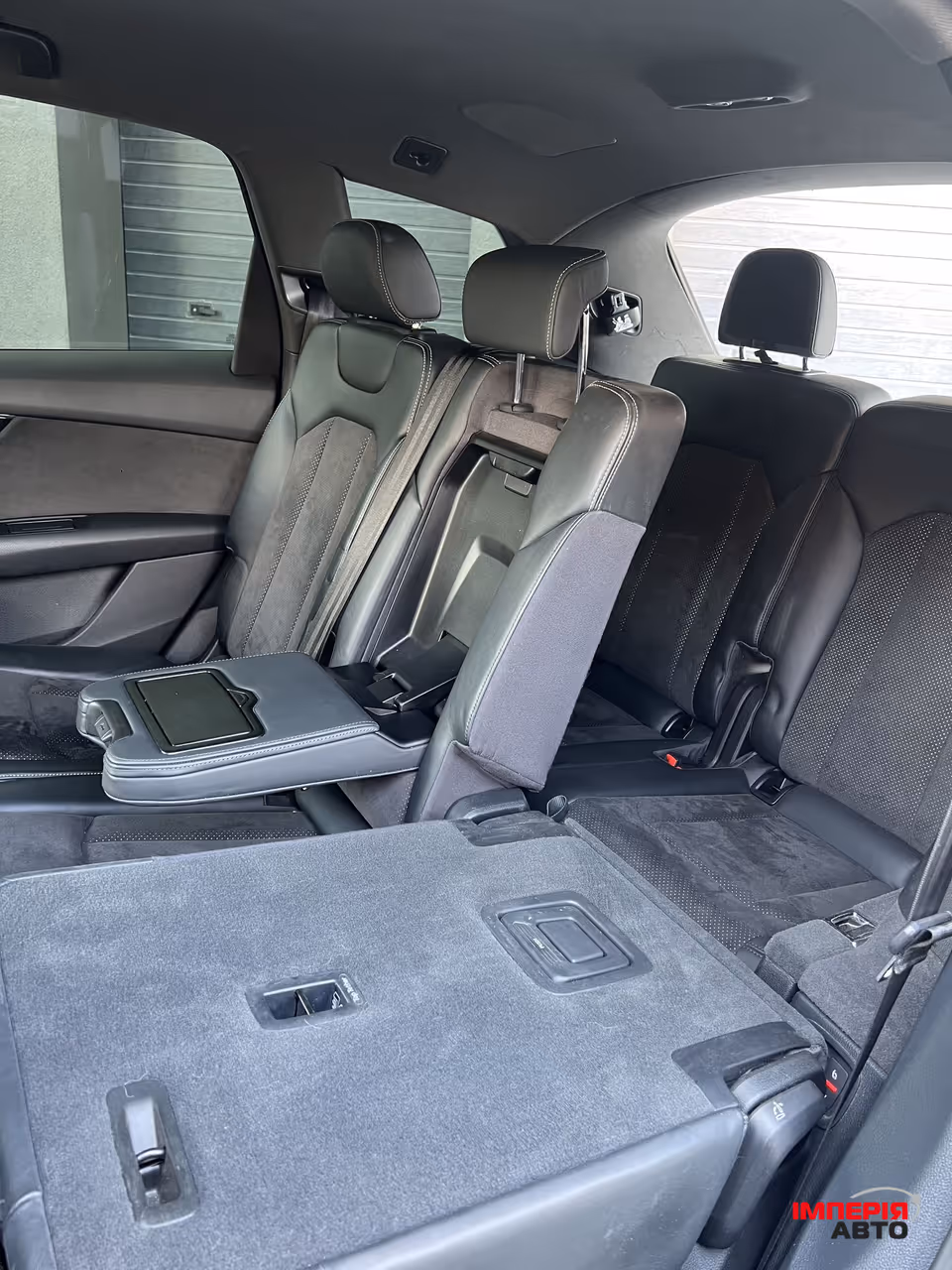 Audi Q7 - фото 30