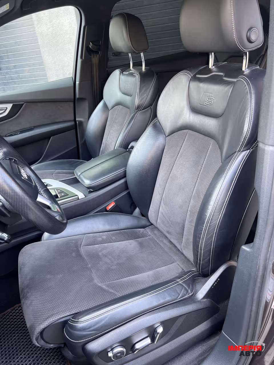 Audi Q7 - фото 32
