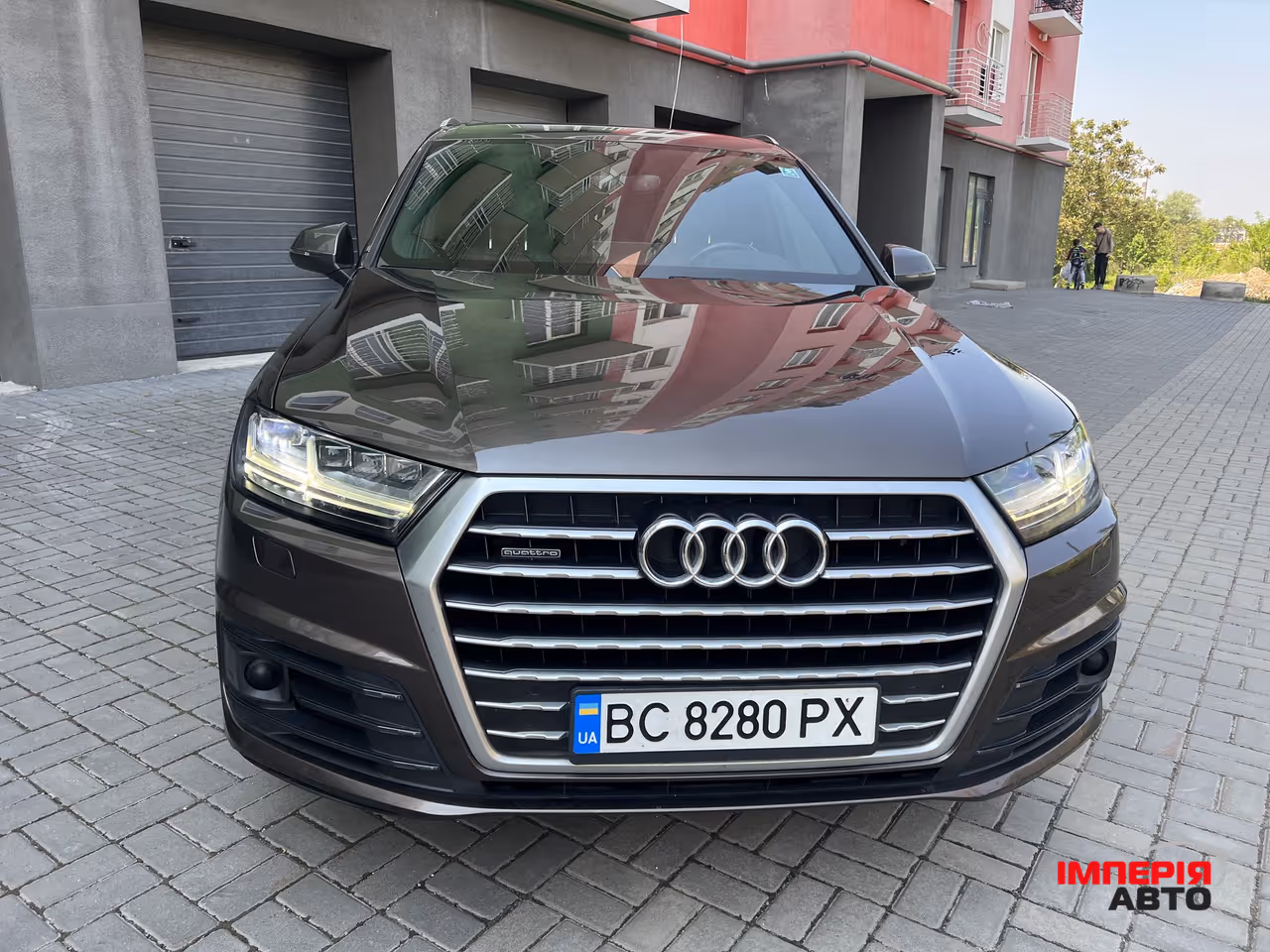 Audi Q7 - фото 8